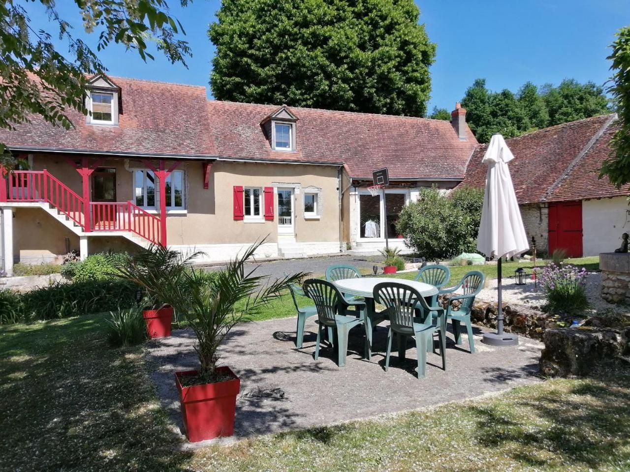 Maison De Charme Pres De Beauval Saint-Cyran-du-Jambot Esterno foto