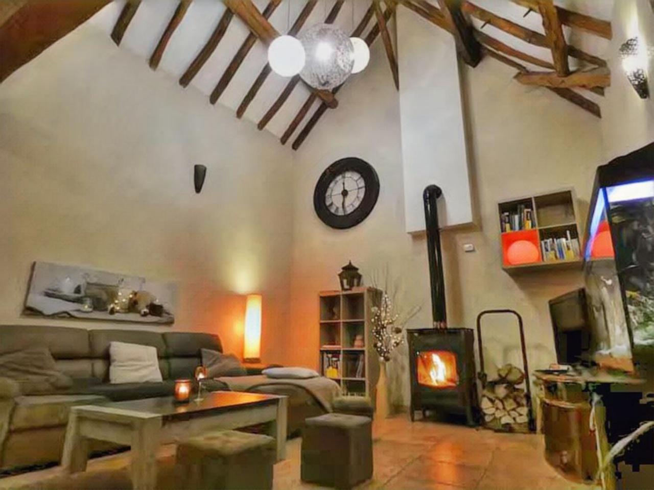 Maison De Charme Pres De Beauval Saint-Cyran-du-Jambot Esterno foto